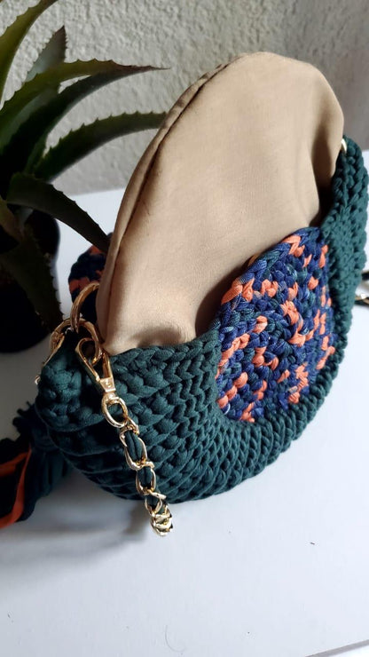 Lady Katrina- Kathline SALVANT: Oréo Crochet 24cm×17cm  Spaguetti Yarn Dark Green and Ombre Handmade Bag From Haiti